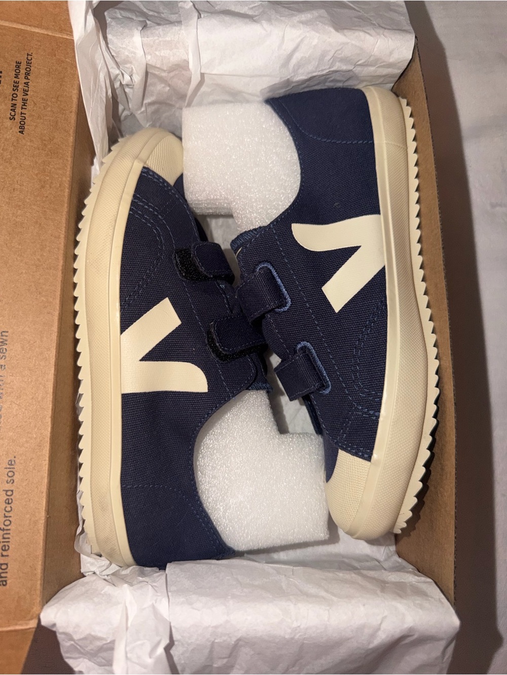 Veja Small Ollie CANVAS MARINE_PIERRE Kids Navy Canvas Sneakers w/Cream V Logo.